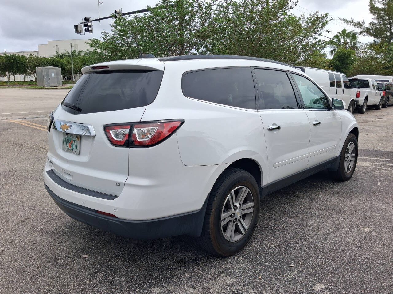 Used 2017 Chevrolet Traverse LT FWD image 6
