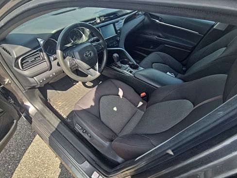 Used 2019 Toyota Camry LE FWD image 12
