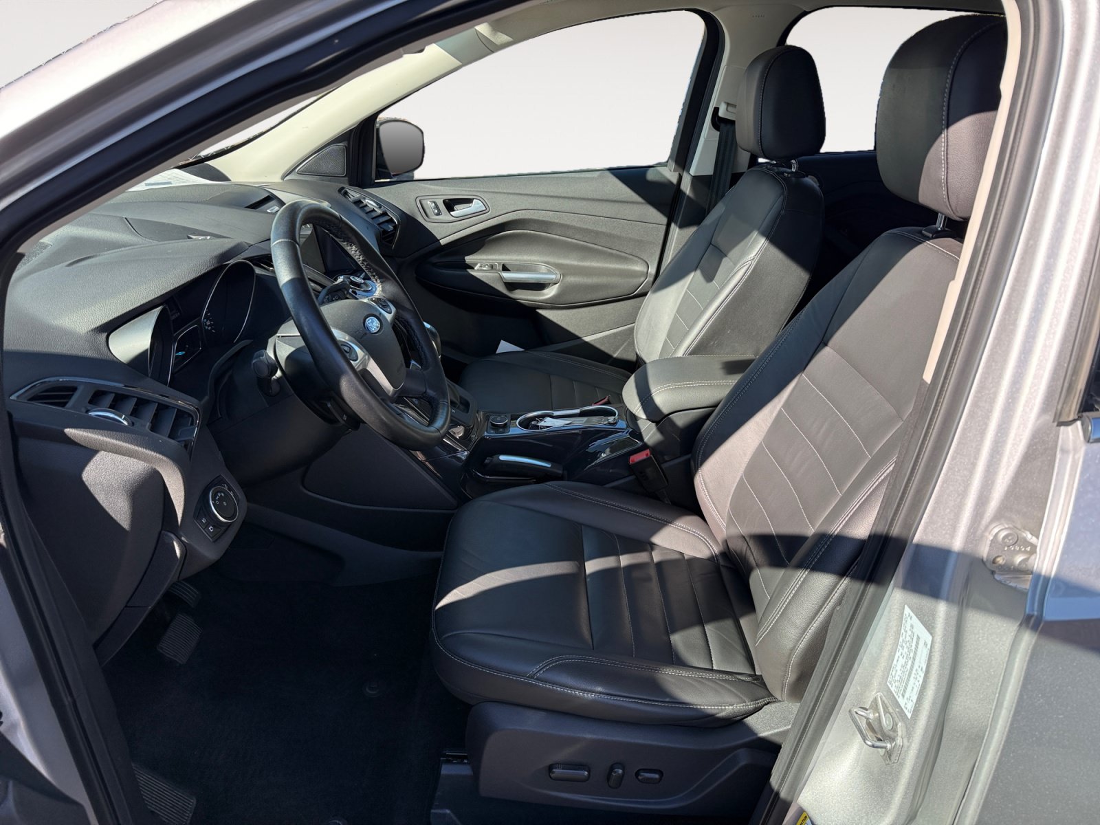 Used 2016 Ford Escape Titanium FWD image 10