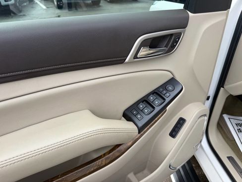 Used 2019 GMC Yukon Denali w/ Denali Ultimate Package AWD/4WD image 9