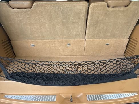 Used 2017 Cadillac Escalade Platinum RWD image 9