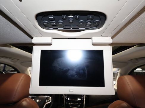 Used 2016 Cadillac Escalade Premium image 20