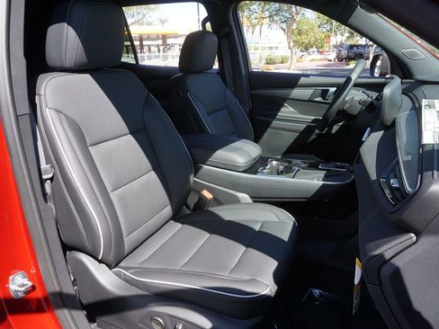 New 2025 Buick Enclave Preferred image 12