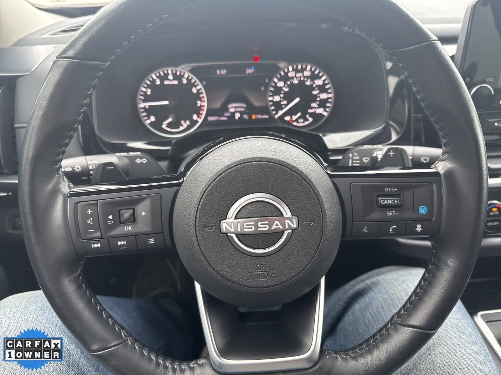 Used 2025 Nissan Pathfinder SL AWD/4WD image 15