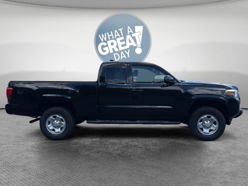Used 2019 Toyota Tacoma SR w/ SR Convenience Package AWD/4WD image 2