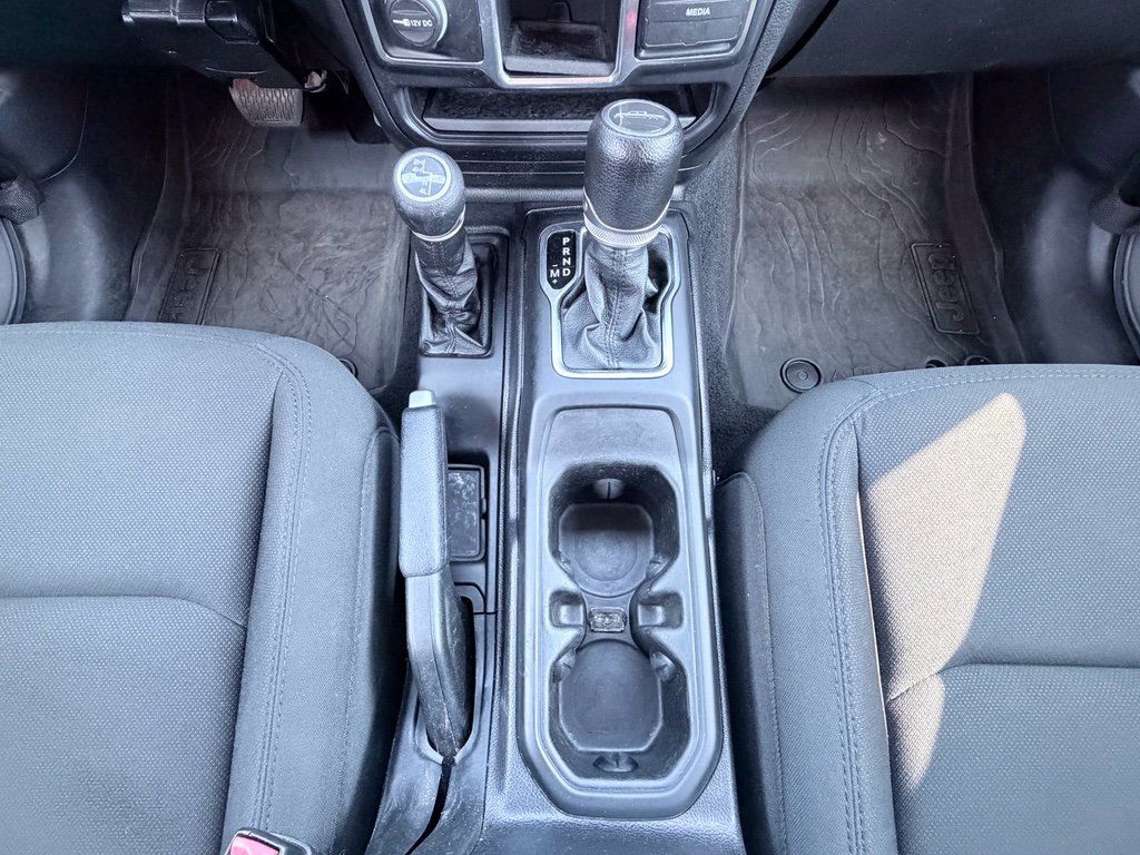 Used 2021 Jeep Gladiator Sport AWD/4WD image 16