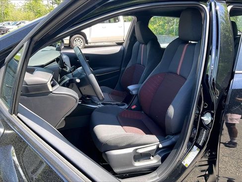 Used 2023 Toyota Corolla SE w/ Carpet Mat Package (TMS) FWD image 10