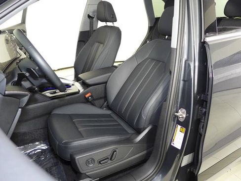 Used 2025 Audi Q5 Premium Plus w/ Premium Plus AWD/4WD image 22