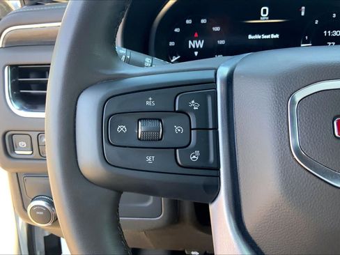 Used 2024 GMC Yukon XL SLT w/ SLT Luxury Package RWD image 24