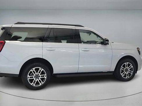 New 2025 Ford Expedition Active image 8