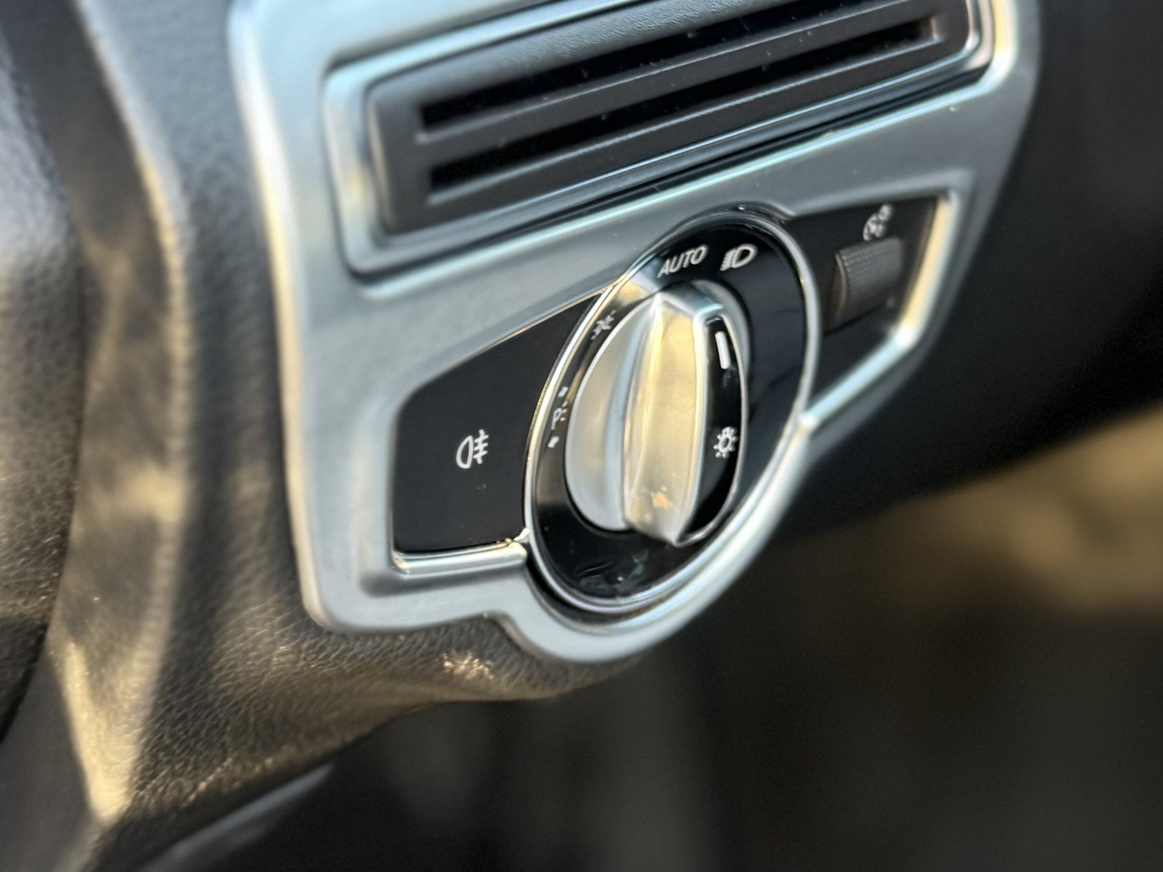 Used 2015 Mercedes-Benz C 300 Sedan image 30