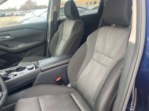 Used 2025 Nissan Rogue SV image 37