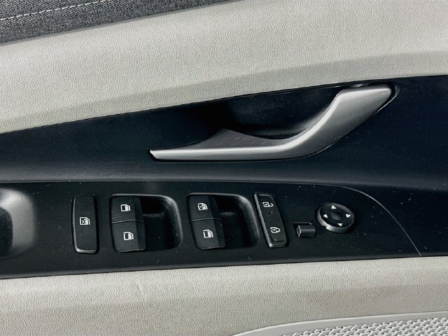 Used 2024 Hyundai Elantra Limited FWD image 23