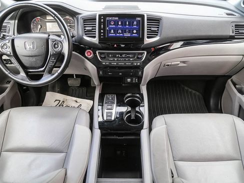 Used 2017 Honda Pilot Touring image 13