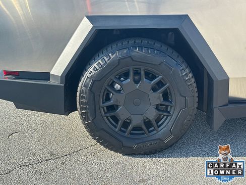 Used 2024 Tesla Cybertruck AWD Crew Cab image 17