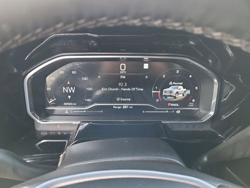 Used 2023 GMC Sierra 1500 SLE image 11