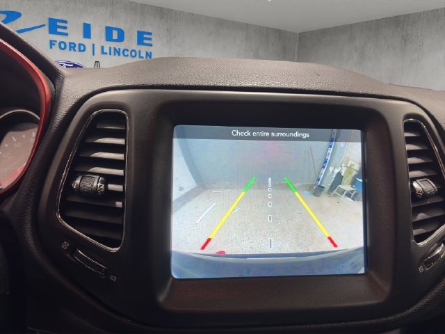 Used 2018 Jeep Compass Trailhawk w/ Cold Weather Group AWD/4WD image 21