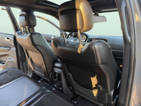 Used 2020 Jeep Grand Cherokee Altitude image 28