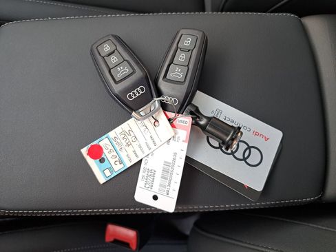 Used 2025 Audi Q5 Prestige image 10