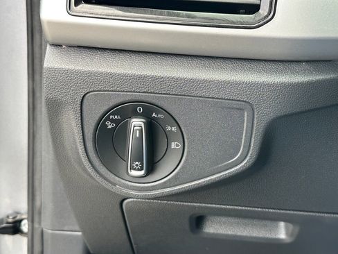 Used 2023 Volkswagen Atlas SE image 17