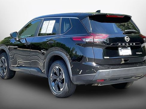 Used 2024 Nissan Rogue SV AWD/4WD image 6