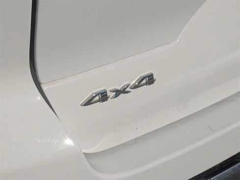 Used 2024 Jeep Grand Cherokee Limited w/ MOPAR Finishing Package image 12