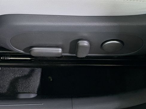Used 2025 Hyundai Kona SEL FWD image 13