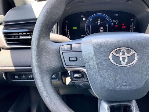 Used 2025 Toyota Camry LE FWD image 23
