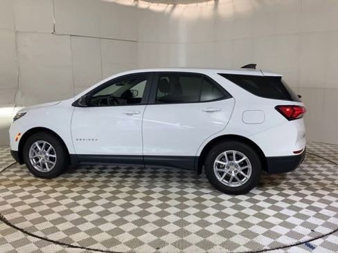 Used 2023 Chevrolet Equinox LS w/ LS Convenience Package FWD image 8