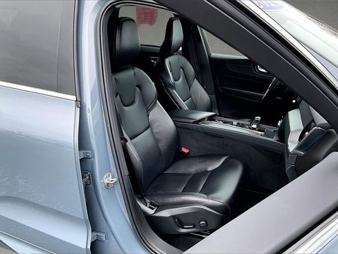 Certified 2023 Volvo XC60 B5 Core w/ Climate Package image 29