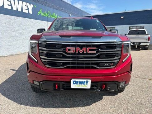 Used 2022 GMC Sierra 1500 AT4 w/ AT4 Premium Package AWD/4WD image 8