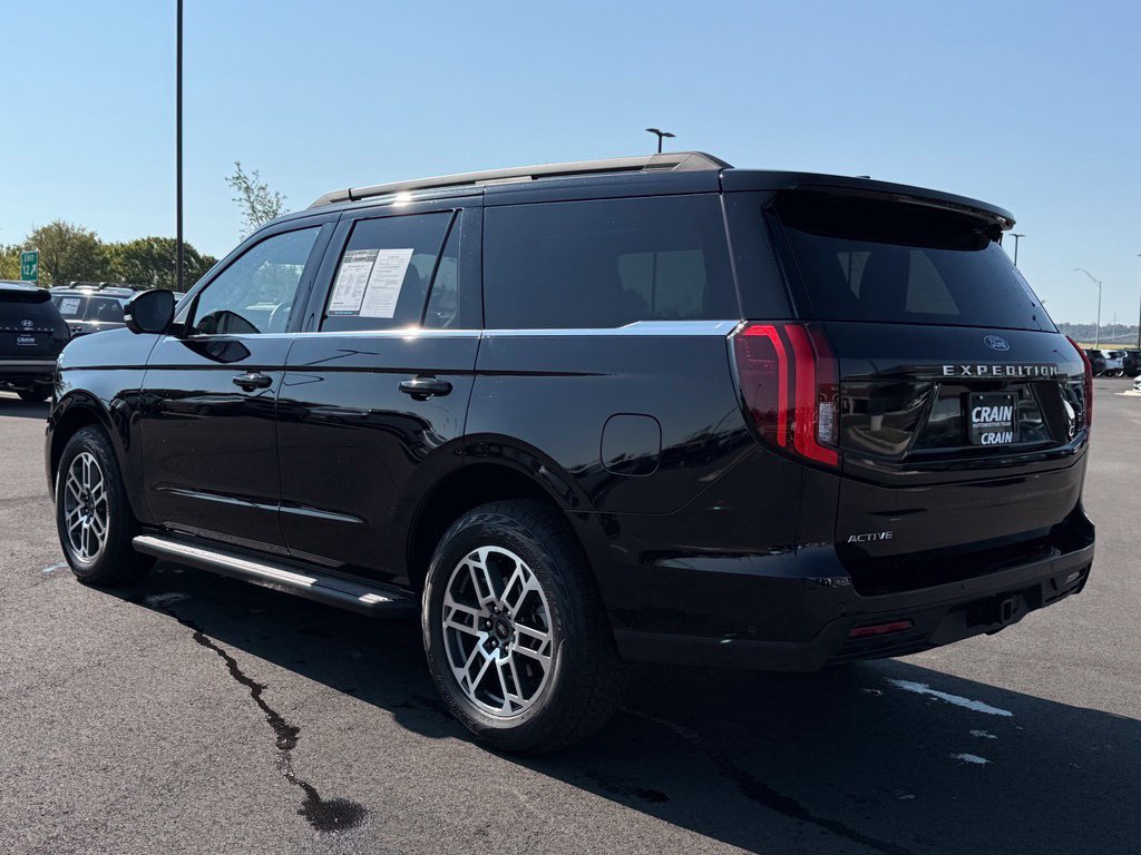 Used 2025 Ford Expedition Active AWD/4WD image 8