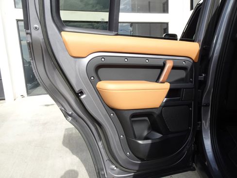 Used 2023 Land Rover Defender 110 X image 13