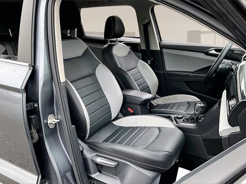 Used 2022 Volkswagen Taos SEL image 27