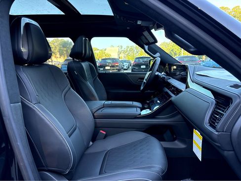 New 2026 INFINITI QX80 Autograph w/ Premium Cargo Package image 15