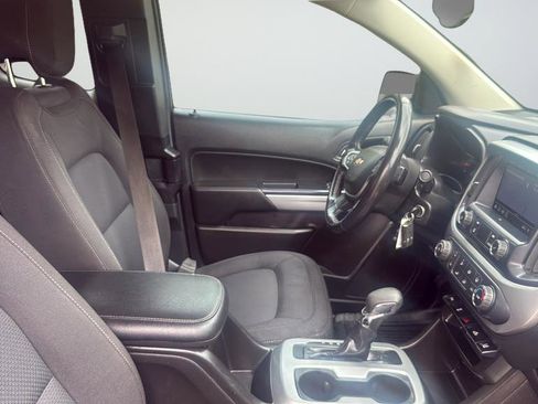 Used 2022 Chevrolet Colorado LT w/ Fleet Safety Package image 19