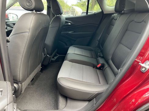 Used 2025 Chevrolet Trax LT image 20