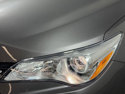 Used 2016 Toyota Camry LE FWD image 11