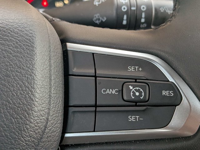 Used 2024 Jeep Compass Latitude AWD/4WD image 25