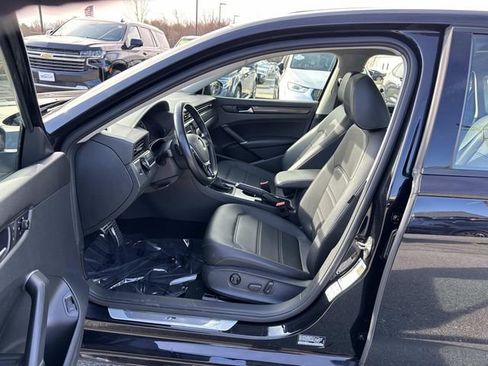 Used 2020 Volkswagen Passat 2.0T R-Line image 17