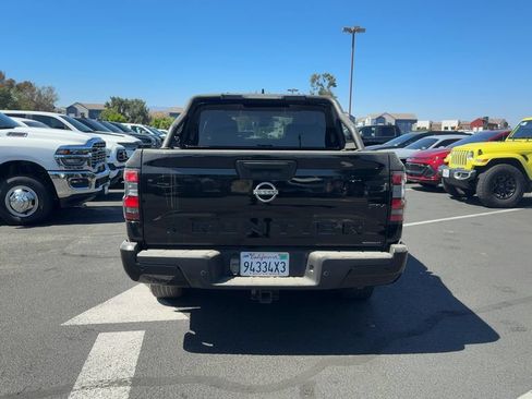 Used 2023 Nissan Frontier SV w/ Midnight Edition Package RWD image 7