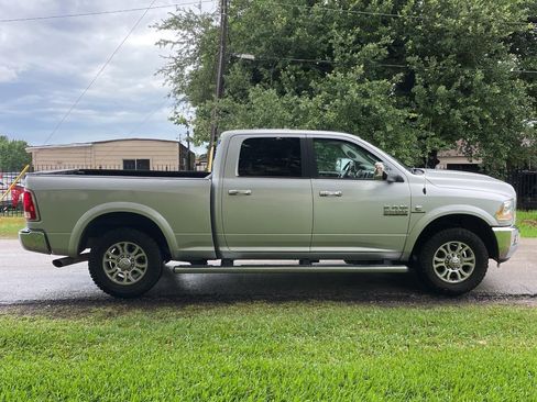 Used 2018 RAM 2500 Laramie w/ Convenience Group RWD image 3