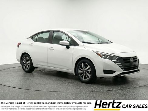 Used 2025 Nissan Versa SV image 1