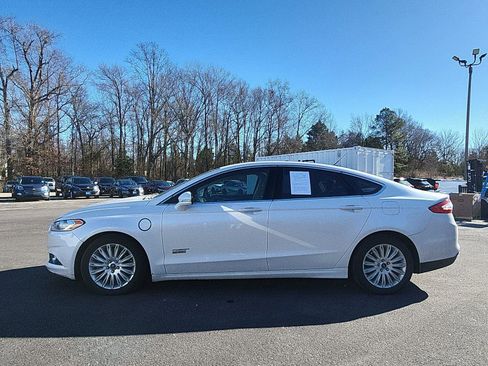 Used 2015 Ford Fusion Energi SE image 2