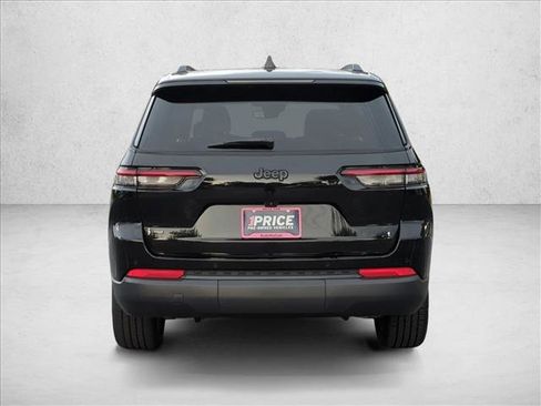 Used 2022 Jeep Grand Cherokee L Laredo AWD/4WD image 7