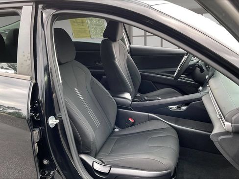 Used 2022 Hyundai Elantra SEL w/ Preferred Accessory Package FWD image 29