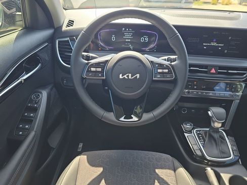 New 2026 Kia Seltos S FWD image 13