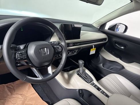 New 2026 Honda HR-V EX-L image 17