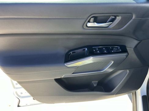 Used 2024 Nissan Pathfinder SL w/ SL Premium Package image 27