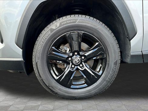 Used 2024 Toyota RAV4 LE AWD/4WD image 34